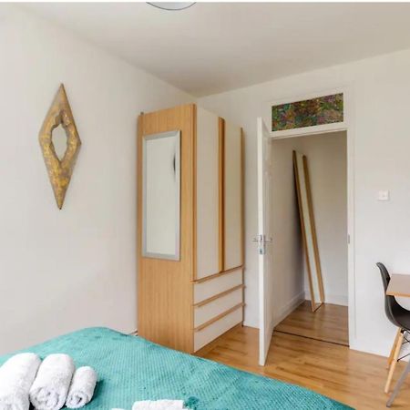 Spacious Two Bedroom Apartment In Battersea, Free Parking London Exterior photo
