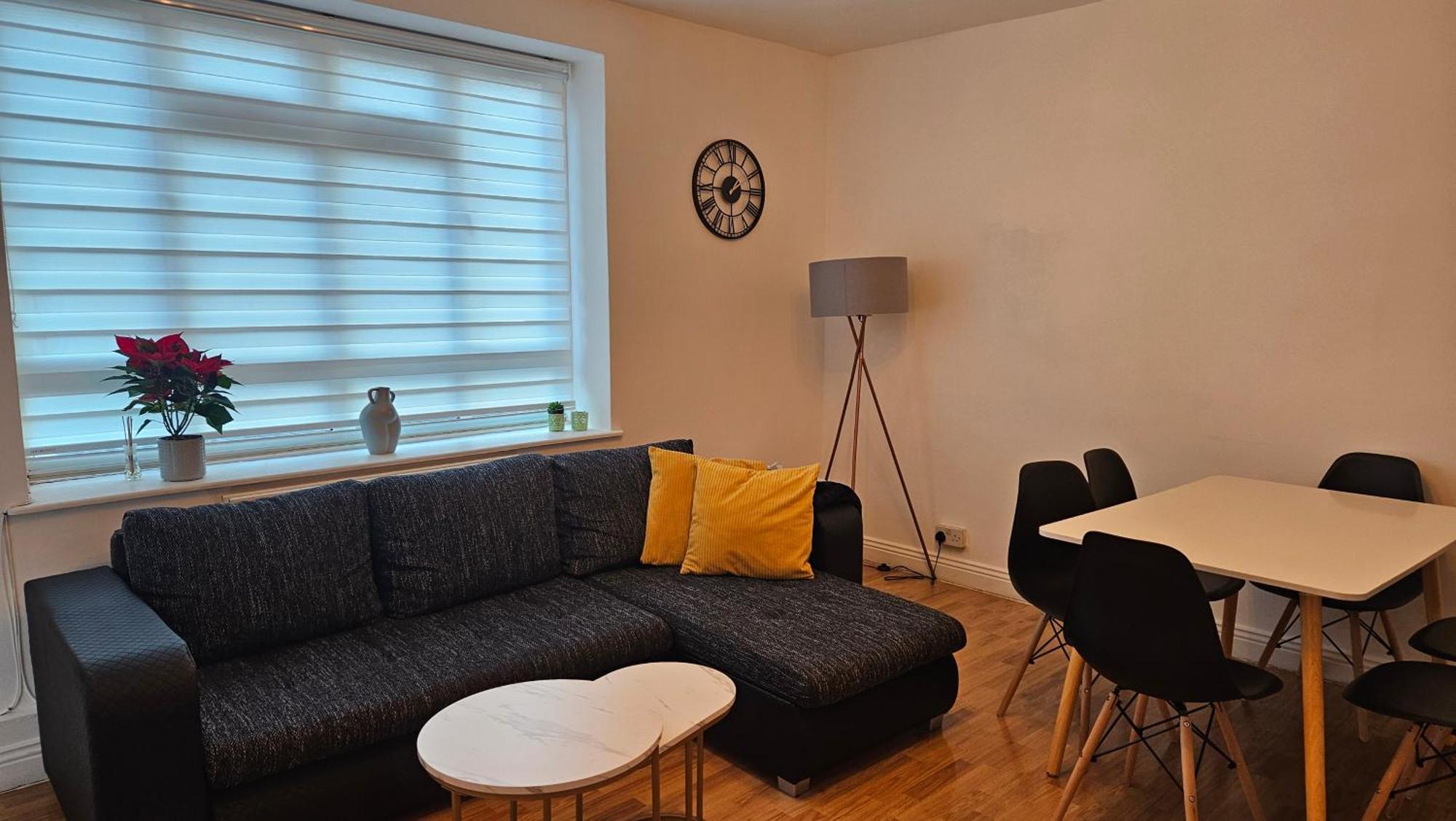 Spacious Two Bedroom Apartment In Battersea, Free Parking London Exterior photo