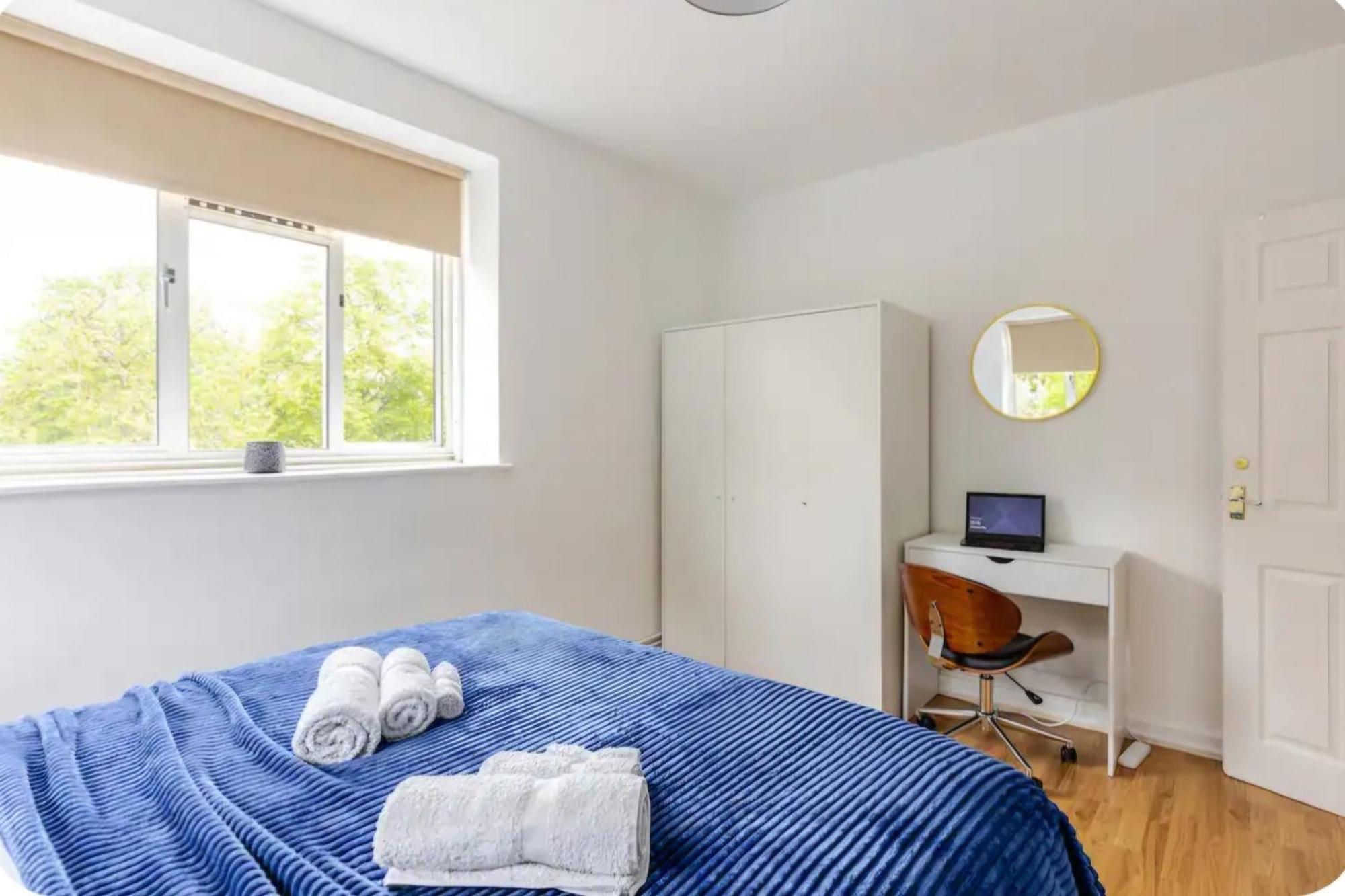 Spacious Two Bedroom Apartment In Battersea, Free Parking London Exterior photo