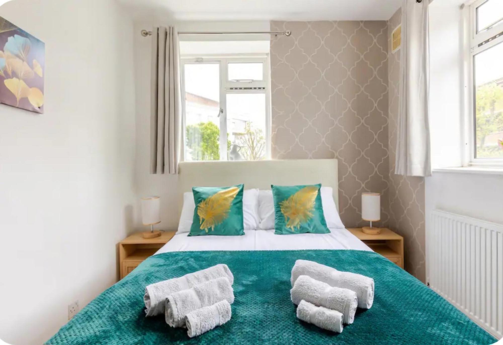 Spacious Two Bedroom Apartment In Battersea, Free Parking London Exterior photo